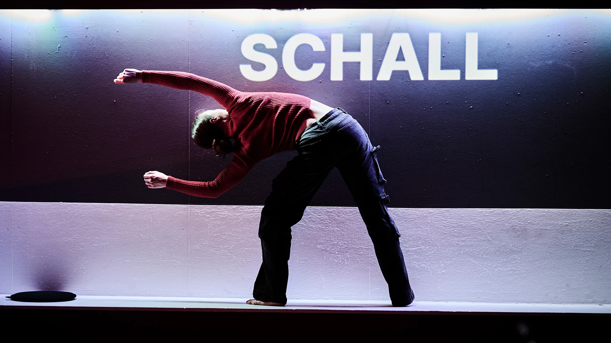 Saskia Hamala in Brandspuren, Foto: Frank Post